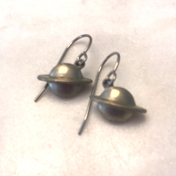Saturn pewter earrings - Picture 2 of 4